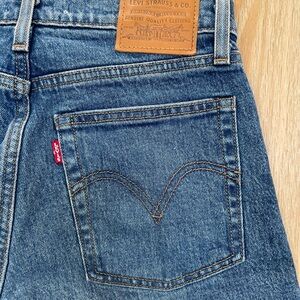 Levi's Womens wedgie straight Blue Jeans size 25